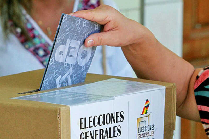 Bolivia vota en medio de la crisis y encuestas anticipan un giro histórico a la derecha - 1