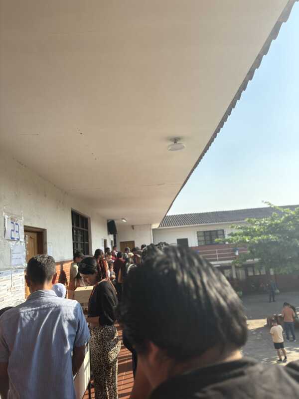 Bolivia vota en medio de la crisis y encuestas anticipan un giro histórico a la derecha 4 GyjekG1WoAALu3g - 3