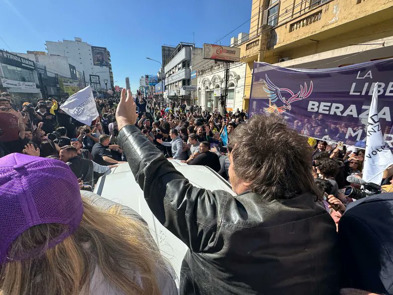 Ataque a la caravana de Milei en Lomas de Zamora: hay dos detenidos 4 GzY - 3