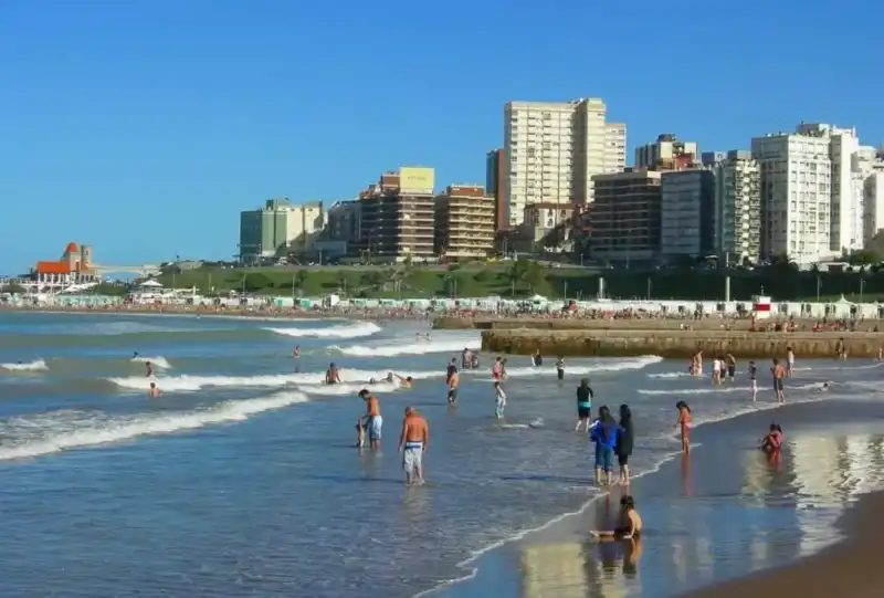 Vacacionar en Argentina en 2026: el costo promedio roza los $4 millones 5 IPS mar del plata - 4