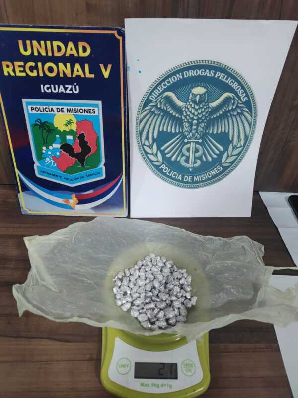 Capturan banda narco en Puerto Iguazú con cocaína y objetos robados 2 Policía detiene a 7 narcos que vendían droga en Puerto Iguazú