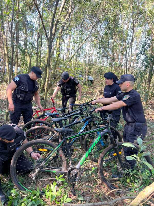 Robo de celulares y bicicletas termina con dos arrestos en Campo Grande 