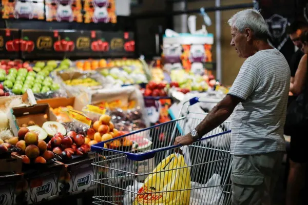 Precios de alimentos vuelven a subir y proyectan inflación mensual superior al 2% Inflación