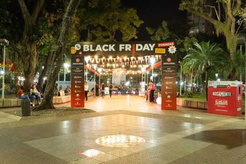 Posadas y una nueva edición del Black Friday: Más de 30 mil personas y récord de comercios adheridos 5 WhatsApp Image 2025 08 05 at 07.48.09 1 - 4