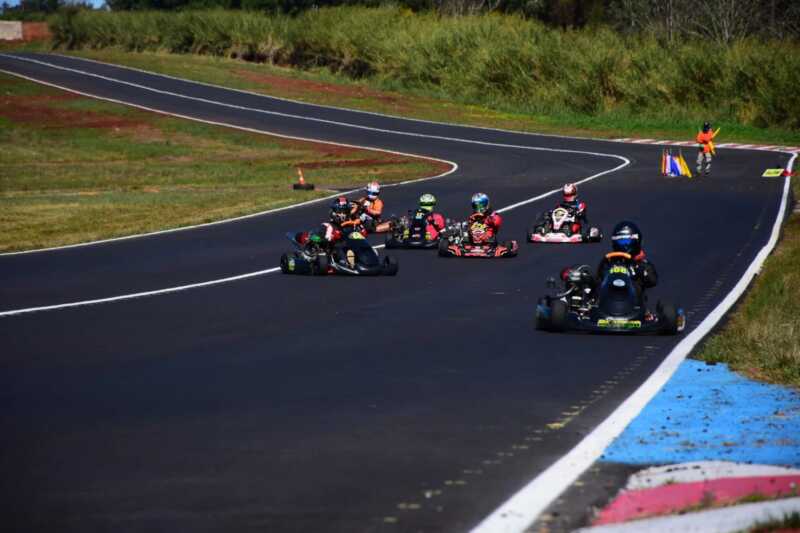 El karting volvió a Posadas con finales atrapantes y nuevos ganadores 3 WhatsApp Image 2025 08 11 at 11.50.14 1 - 2