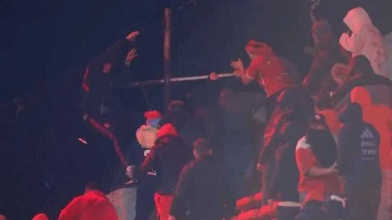 Barbarie: así la fue la cronología de los incidentes en el partido entre Independiente y la U de Chile 2 WhatsApp Image 2025 08 21 at 07.37.02 17 - 1