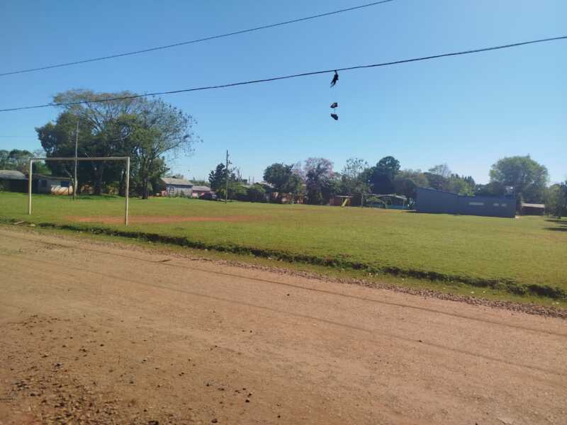 Vecinos de Aeroclub Oeste reclaman mayor presencia policial y reposición de luminarias.