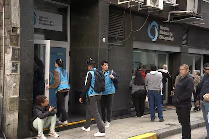 Allanan sedes de ANDIS y la droguería Suizo en la causa por coimas 3 andis