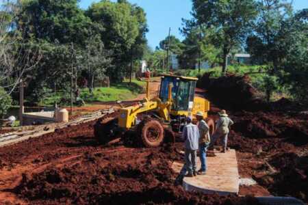 Obras en tiempos de motosierra: vecinos ponen mano de obra y municipio los insumos vecinos campo grande