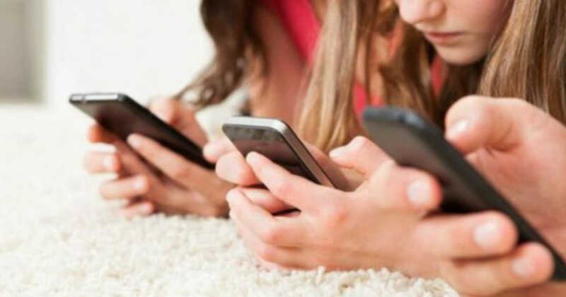 EMI: el chatbot gratuito que acompaña a adolescentes y familias con información confiable sobre sexualidad y vínculos 4 El objetivo de EMI es generar confianza, derribar mitos y propiciar conversaciones sin prejuicios.