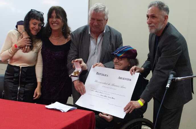 Doctor Charly García: La UBA lo distinguió con el título de Doctor Honoris Causa 3 charly2 - 2