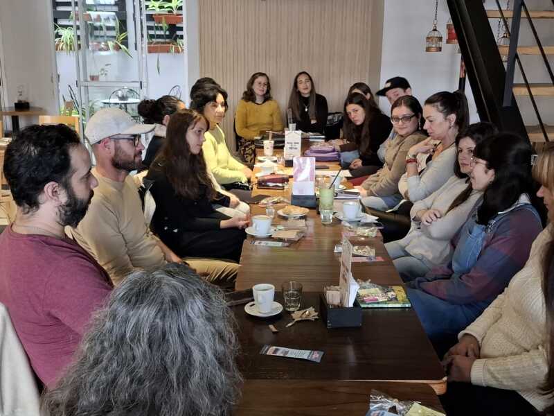Un club de lectura que nació en una charla entre amigas y ya reúne a más de 80 lectores en Posadas 2 club de lectura - 1
