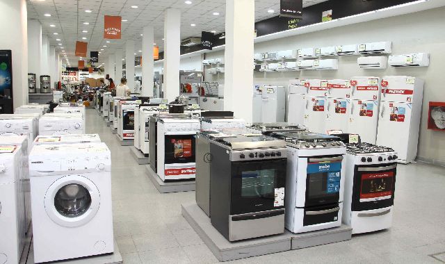 Las empresas industriales y comerciales continúan señalando la insuficiencia de la demanda y las dificultades para acceder al crédito como los principales obstáculos para recuperar la actividad.