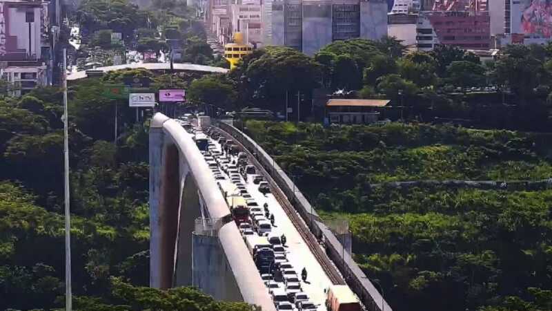 Triple Frontera: Conductor en contramano provocó choque múltiple en Puente de la Amistad 2 descarga - 1
