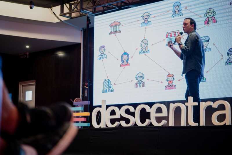 Posadas será sede del evento “Descentralizar”: todo sobre blockchain y criptomonedas para vecinos y empresarios 1 bitcoin evento posadas 2025
