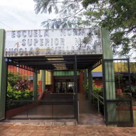 Denuncia a la directora de la Escuela Normal Superior N° 4 de Oberá por irregularidades Zulma Araujo, vicedirectora del ISFD Normal 4 de Oberá, denunció a la directora Olga Galeano por violencia laboral y abuso de autoridad.