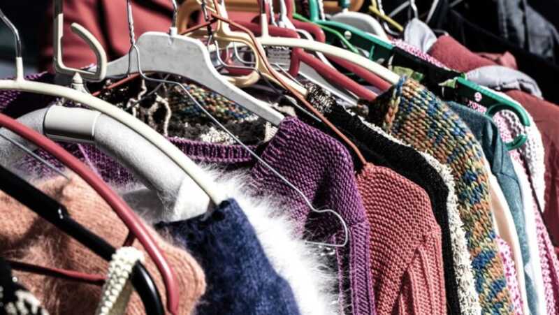 Tupá Rendá cierra el año con su feria solidaria: “La sociedad es sensible a la necesidad de los chicos” 6 feria usadoss - 5
