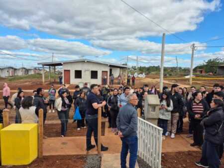 Presupuesto 2026: sin Nación, IPRODHA proyecta soluciones habitacionales con 93% de fondos provinciales iprodha adjudicatarios itaembe guazu - 1