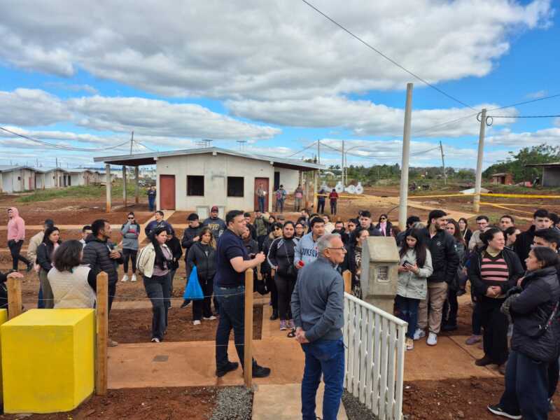 Presupuesto 2026: sin Nación, IPRODHA proyecta soluciones habitacionales con 93% de fondos provinciales iprodha adjudicatarios itaembe guazu - 2