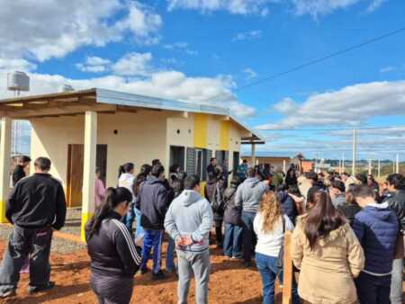 Más de 160 familias recorrieron las obras de los lotes con servicios en Itaembé Guazú iprodha
