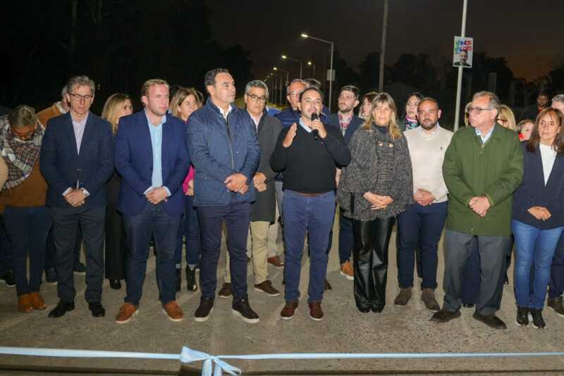 Valdés inauguró 5.000 metros de iluminación LED y 27 cuadras de asfalto en Ituzaingó ituzaingo obras 2 - 1