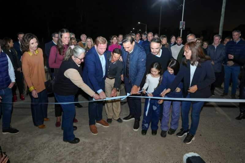 Valdés inauguró 5.000 metros de iluminación LED y 27 cuadras de asfalto en Ituzaingó 5 ituzaingo obras 5 - 4
