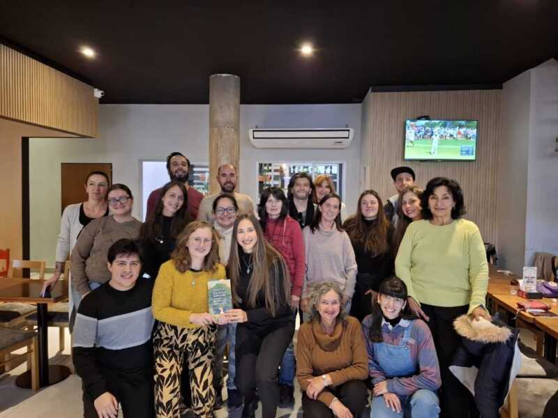 Un club de lectura que nació en una charla entre amigas y ya reúne a más de 80 lectores en Posadas lectura