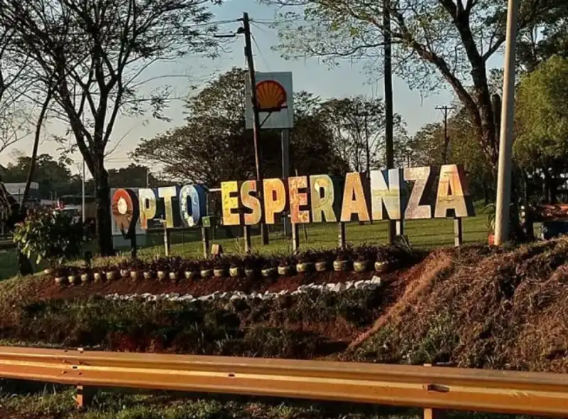 Despiste de automóvil en Puerto Esperanza dejó un joven hospitalizado 5 md 4 - 4