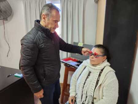 En el marco del programa Mirar Mejor, el Gobierno de Misiones junto al IPLyC, la Municipalidad de Campo Viera y la SOMI, llevarán a cabo este miércoles 6 de agosto una jornada de atención oftalmológica integral en el CIC del Barrio Oeste.