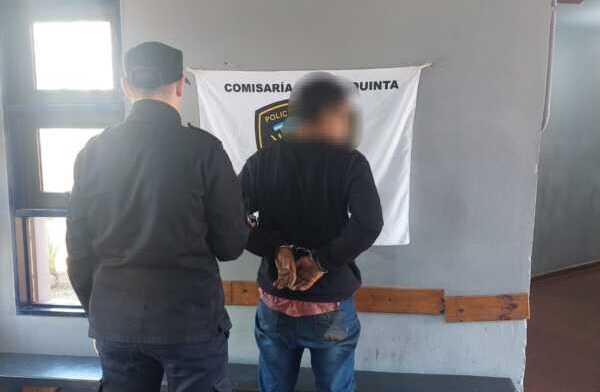 Lo capturaron infraganti en una cámara subterránea robando cables cables