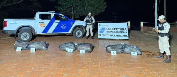 Prefectura incautó cargamento de más de 50 kilos de droga en Santa Ana 5 2 5 - 4