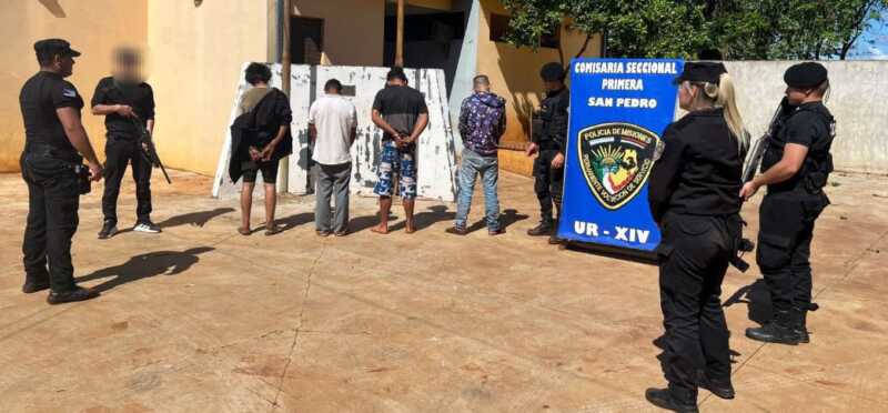Arrestaron a cuatro jóvenes que se enfrentaban a piedrazos en San Pedro 22 1 - 1