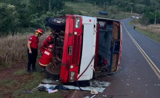 Campo Ramón: Se conoció el listado de heridos tras el vuelco de un colectivo 5 22 3 - 4