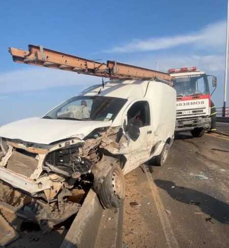 Choque múltiple en el puente Chaco-Corrientes: 14 vehículos involucrados y heridos 549825992 31578858011729988 5950413129869229440 n - 3