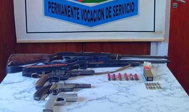 Violencia familiar en Montecarlo: detienen a hombre con arsenal de armas en casa 553759989 18293103622248144 6236694128199932884 n e1758665825424 - 1