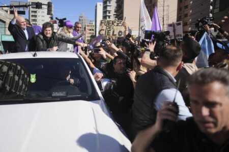 Caravana de Milei en Lomas de Zamora
