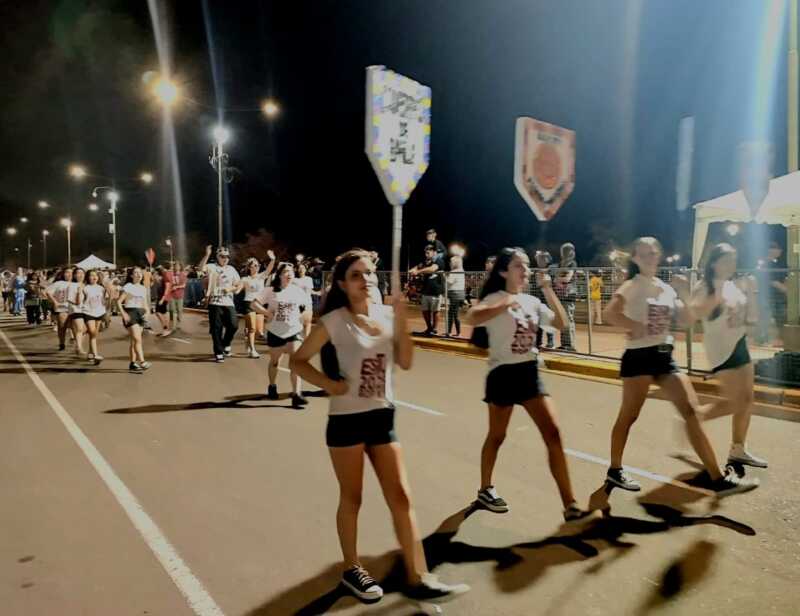 Exitosa segunda prueba piloto de la Estudiantina 2025 en Posadas Las noches finales de la Estudiantina 2025 en Posadas contarán con buen tiempo, mientras que el domingo se esperan tormentas y descenso de temperatura.