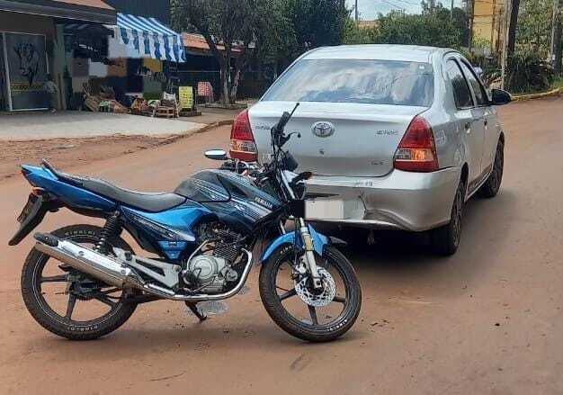 Colisión entre auto y moto en Oberá dejó un hombre herido Imagen de WhatsApp 2025 09 29 a las 17.19.30 8fce34a9 e1759177885218 - 2