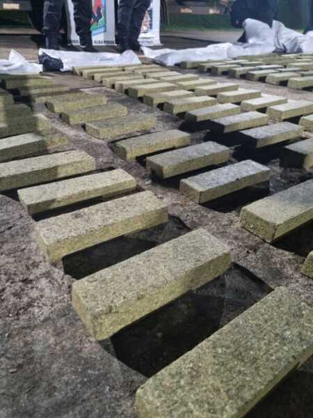 secuestran más de 300 kilos de droga