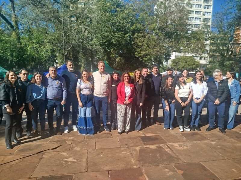 Con interés de la juventud y vecinos, se hizo una Jornada por el día mundial de prevención del suicidio 1 Jornada de concientización en Posadas por el Día Mundial de la Prevención del Suicidio