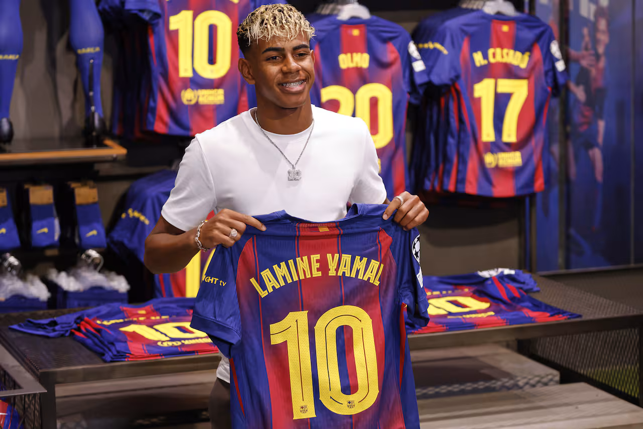 El nuevo "10" del Barcelona busca ser el jugador más joven en ganar el premio.