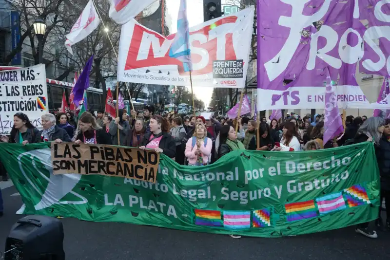 "Ni Una Menos" movilizó al país por el triple femicidio narco en Florencio Varela 2 Ni Una Menos