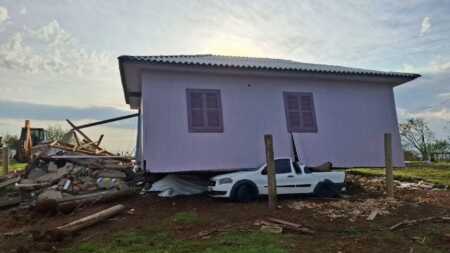 Vientos de más de 100 kilómetros por hora golpean con fuerza devastadora el sur de Brasil PROPORCAO SITE 29 1 - 2