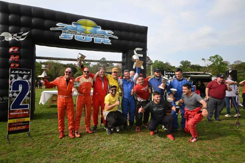 El festejo del triunfo de la quinta fecha del rally