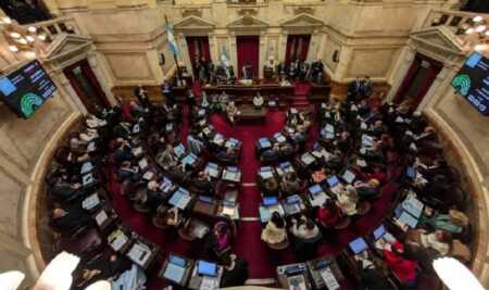 El proyecto de Inocencia Fiscal avanza en el Senado con apoyo de bloques aliados, mientras crecen los cuestionamientos por el relajamiento de los controles tributarios.