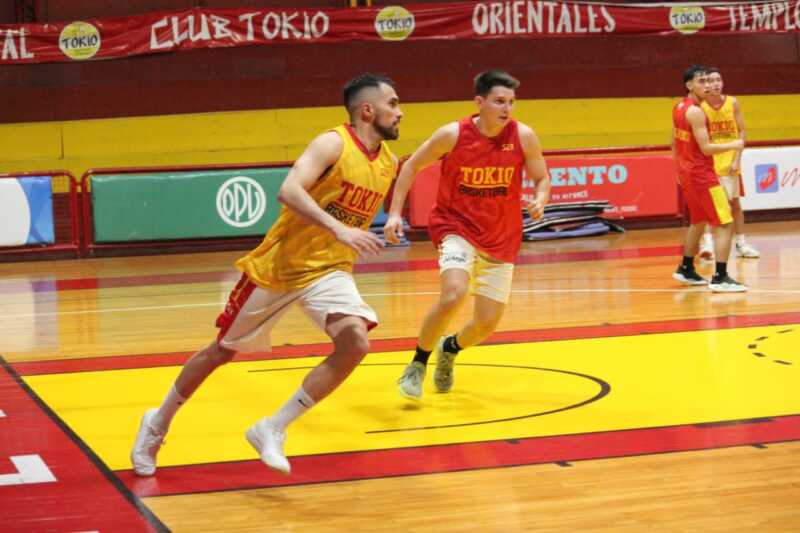 Matías Fernández analizó la pretemporada de Tokio rumbo a su sexta Liga Federal, el regreso de Santiago González, la identidad defensiva del equipo y los objetivos para la temporada.