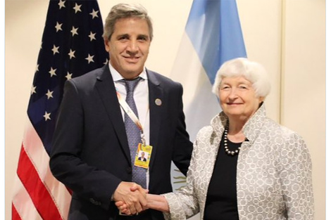 EE.UU. analiza un primer desembolso de USD 5.000 millones para la Argentina 1 USD