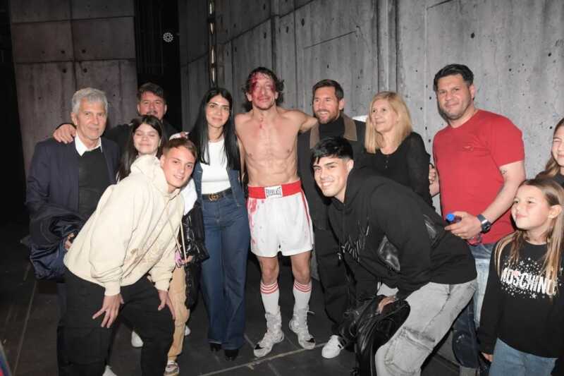 Messi fue al teatro a ver a Nico Vázquez y se llevó la ovación de la noche 27 WhatsApp Image 2025 09 03 at 08.26.48 13 - 26