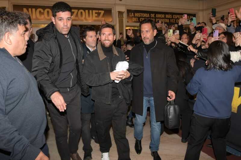 Messi fue al teatro a ver a Nico Vázquez y se llevó la ovación de la noche 35 WhatsApp Image 2025 09 03 at 08.26.48 18 - 34
