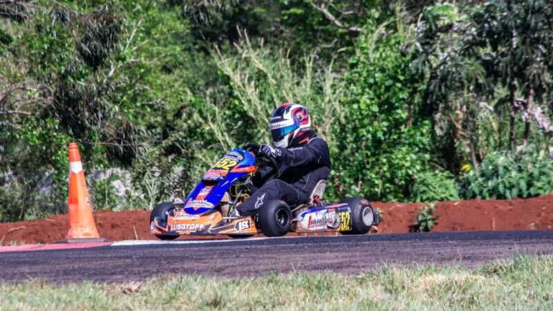 Misionero de Karting: la lluvia no pudo frenar la acción en Posadas karting